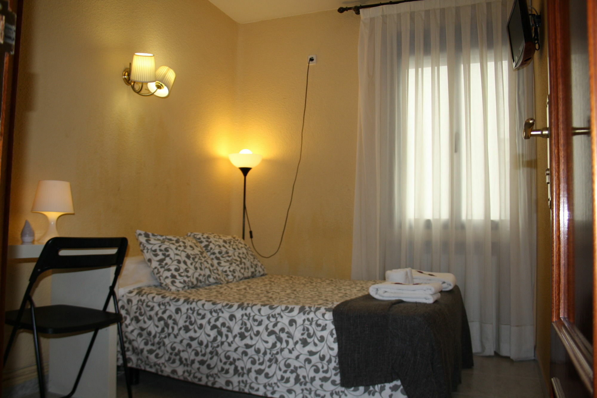 Hostal Rofer Μαδρίτη Εξωτερικό φωτογραφία