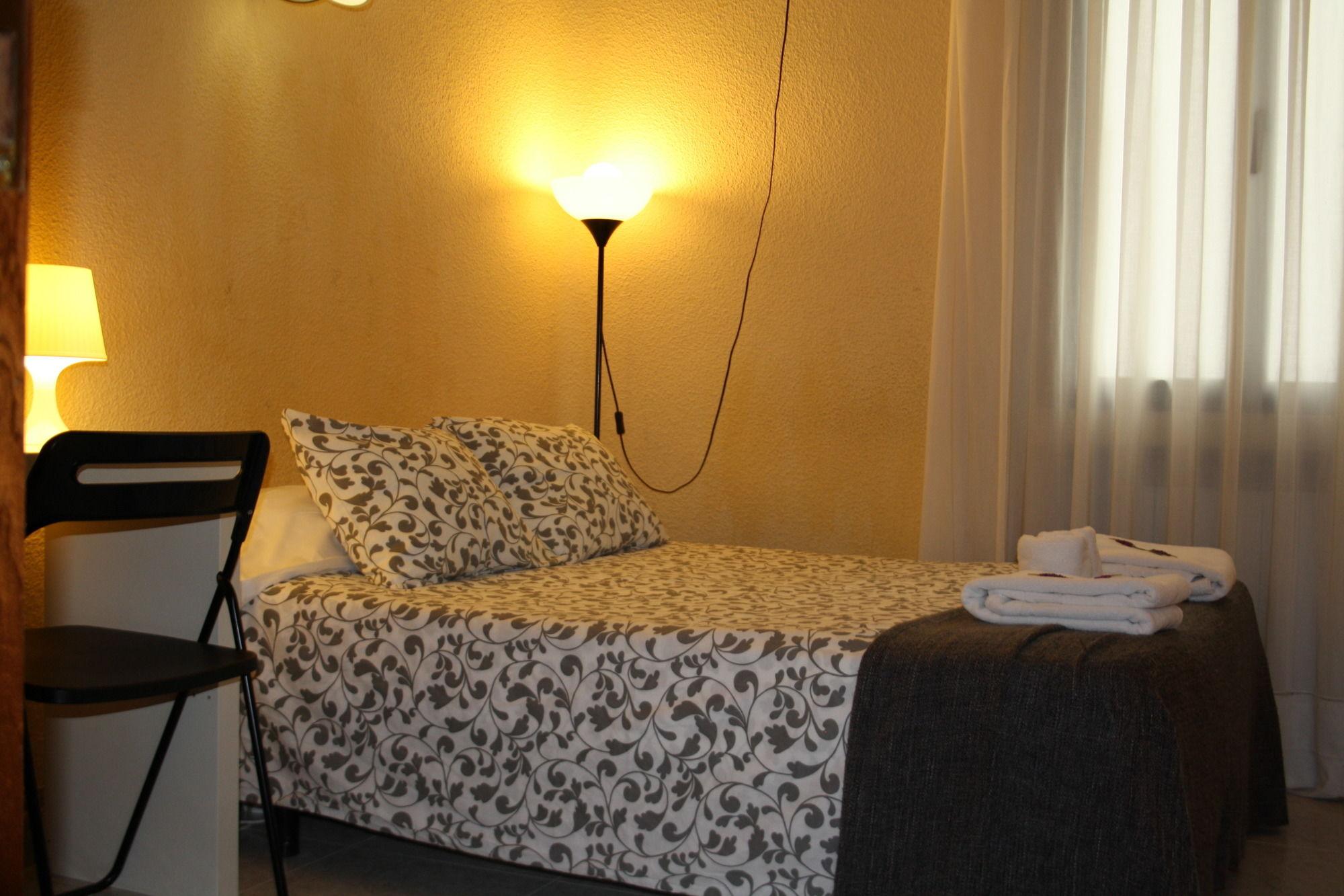 Hostal Rofer Μαδρίτη Εξωτερικό φωτογραφία